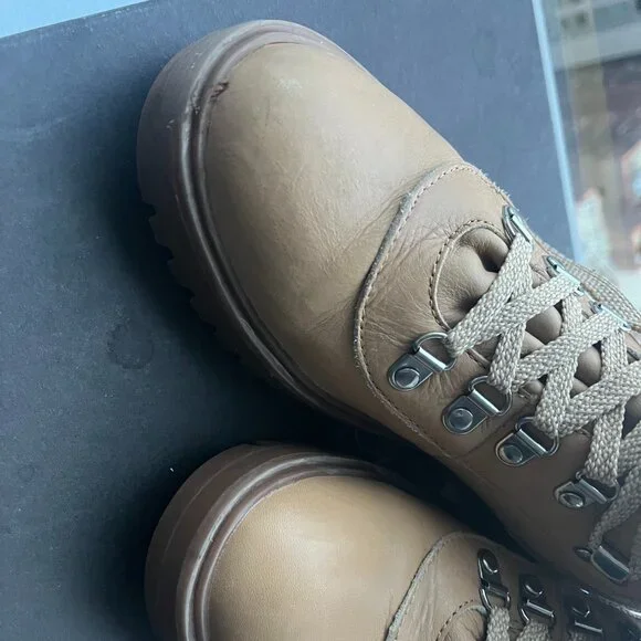 J. CREW - LIGHTWEIGHT LEATHER NORDIC HIKER BOOT - 9 M - LIGHT CARAMEL (TAN) EUC - Picture 5 of 9